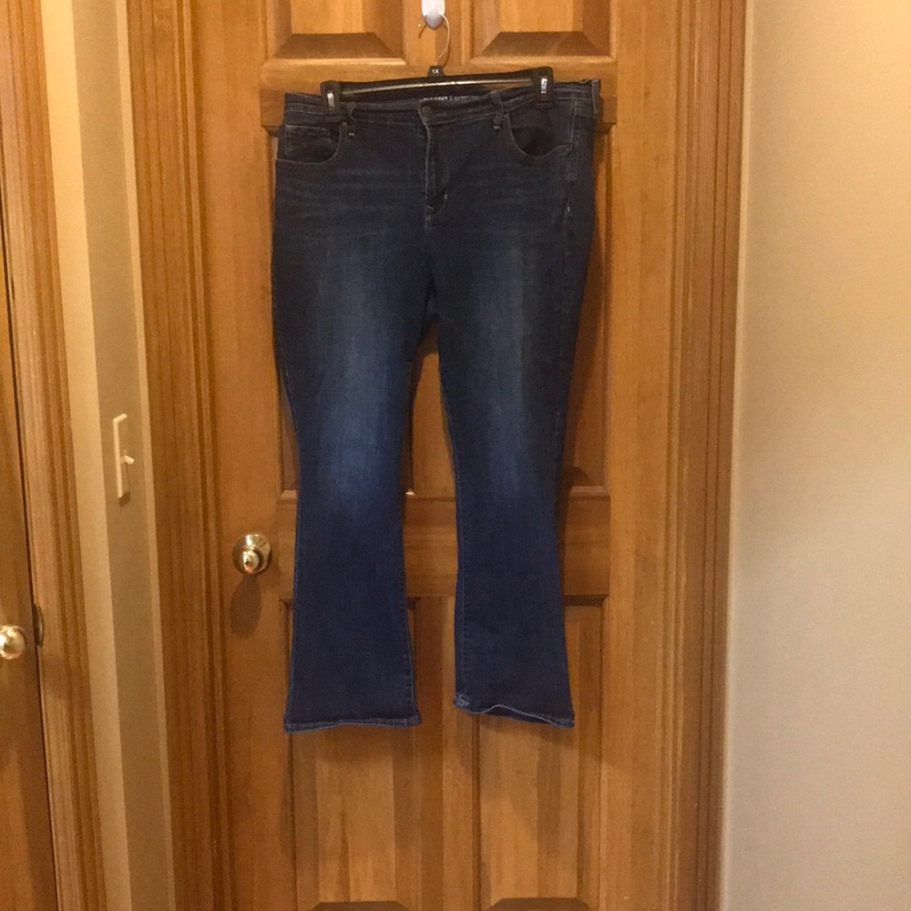 Old Navy Curvy/Profile Mid-Rise Bootleg Jeans